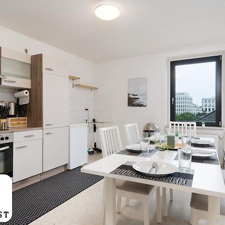 Einfach Aber Sehr Komfortabel - Wohnung Fuer 6 Personen - 2Xwc - Grupen, Messe, Monteure, Studenten - Voll Ausgestattet - 6 Betten 140X200Cm Hochwertig, 3 Smart-Tv 55 Zoll Netflix, 1000 Mbit Wlan, Voll Ausgestattete Kueche ドゥイスブルグ エクステリア 写真