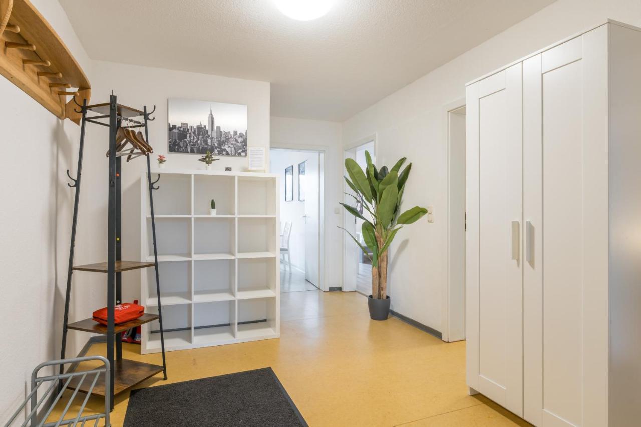 Einfach Aber Sehr Komfortabel - Wohnung Fuer 6 Personen - 2Xwc - Grupen, Messe, Monteure, Studenten - Voll Ausgestattet - 6 Betten 140X200Cm Hochwertig, 3 Smart-Tv 55 Zoll Netflix, 1000 Mbit Wlan, Voll Ausgestattete Kueche ドゥイスブルグ エクステリア 写真