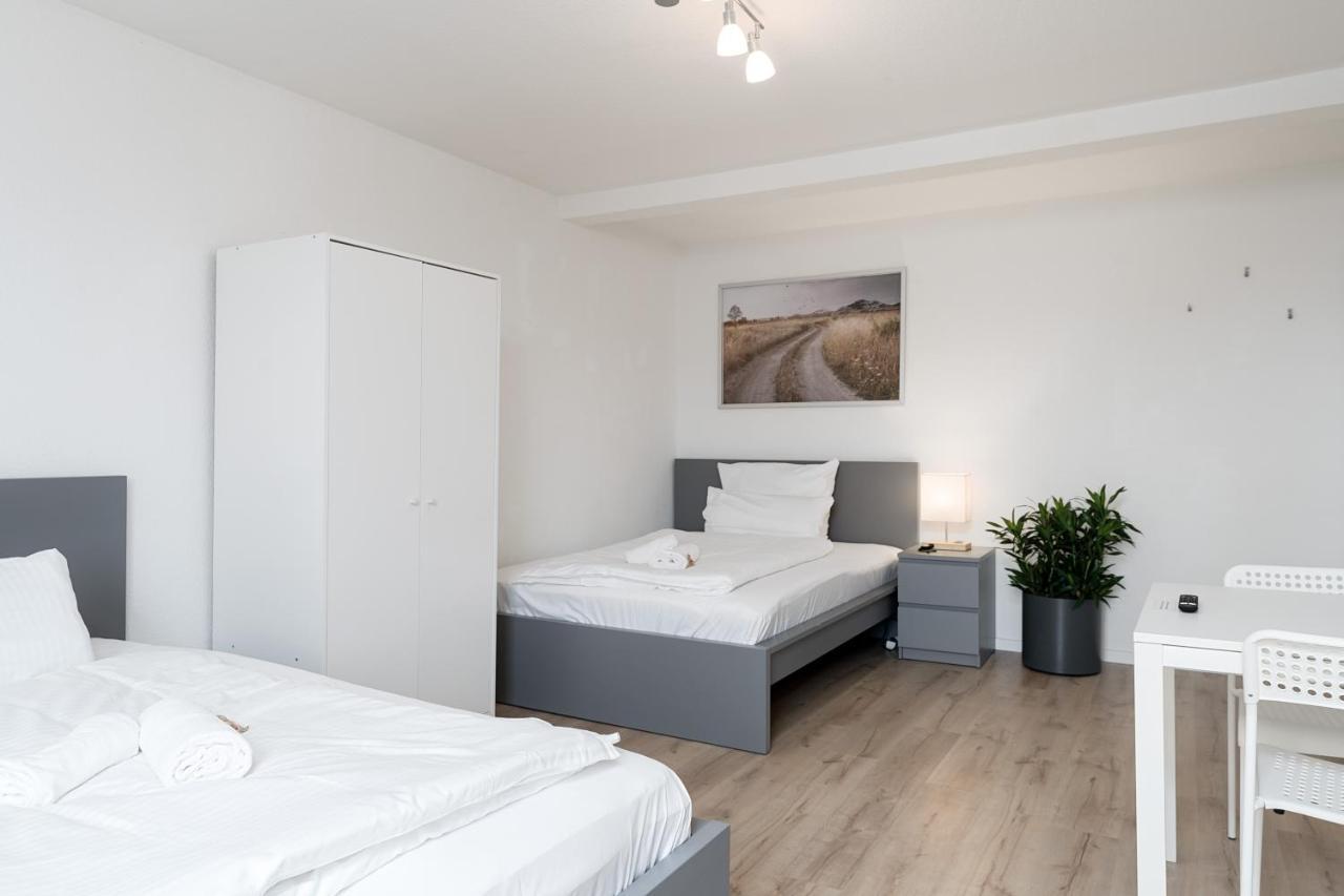 Einfach Aber Sehr Komfortabel - Wohnung Fuer 6 Personen - 2Xwc - Grupen, Messe, Monteure, Studenten - Voll Ausgestattet - 6 Betten 140X200Cm Hochwertig, 3 Smart-Tv 55 Zoll Netflix, 1000 Mbit Wlan, Voll Ausgestattete Kueche ドゥイスブルグ エクステリア 写真